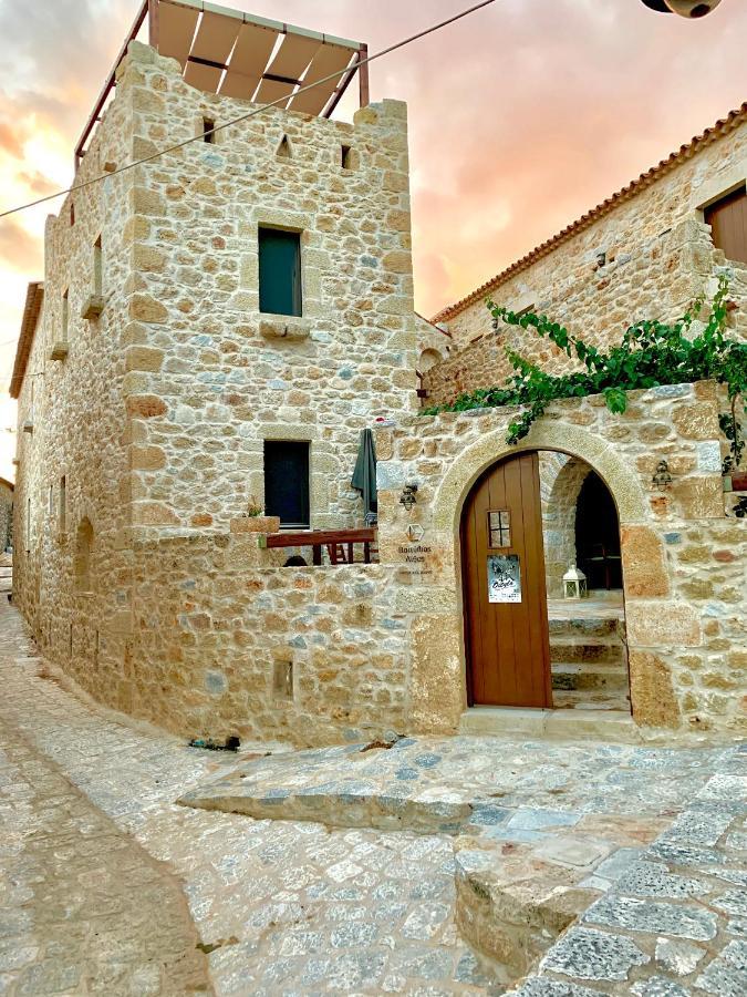 Vetilios Lithos Boutique Hotel Néon Oítilon Buitenkant foto