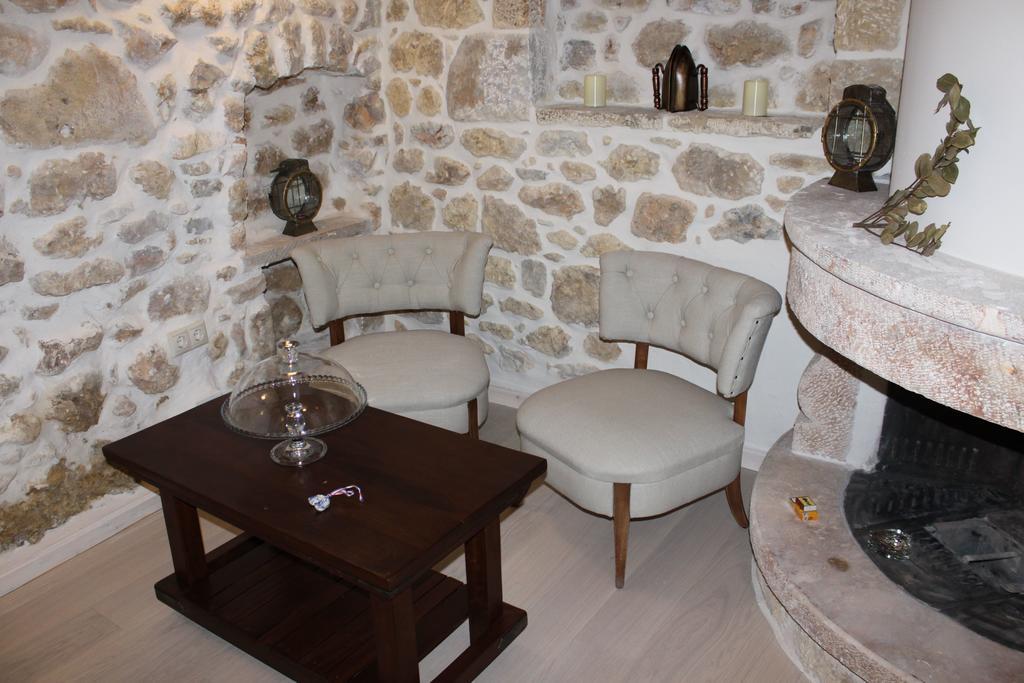 Vetilios Lithos Boutique Hotel Néon Oítilon Buitenkant foto