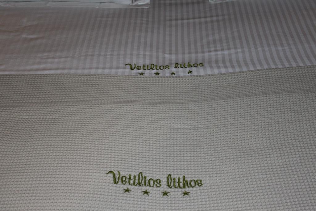 Vetilios Lithos Boutique Hotel Néon Oítilon Buitenkant foto