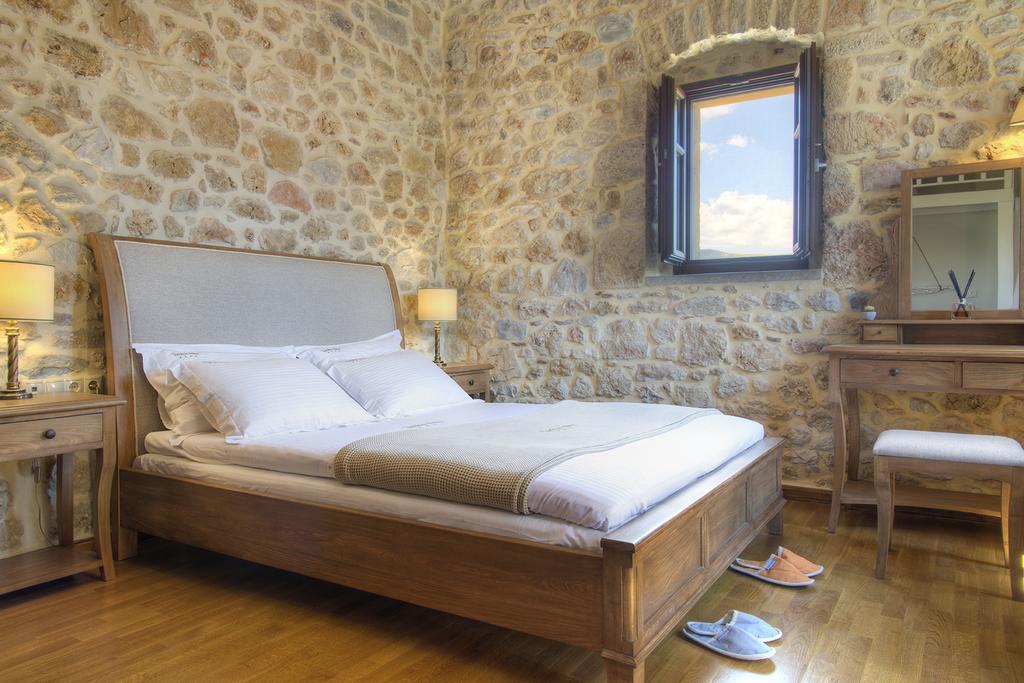 Vetilios Lithos Boutique Hotel Néon Oítilon Buitenkant foto