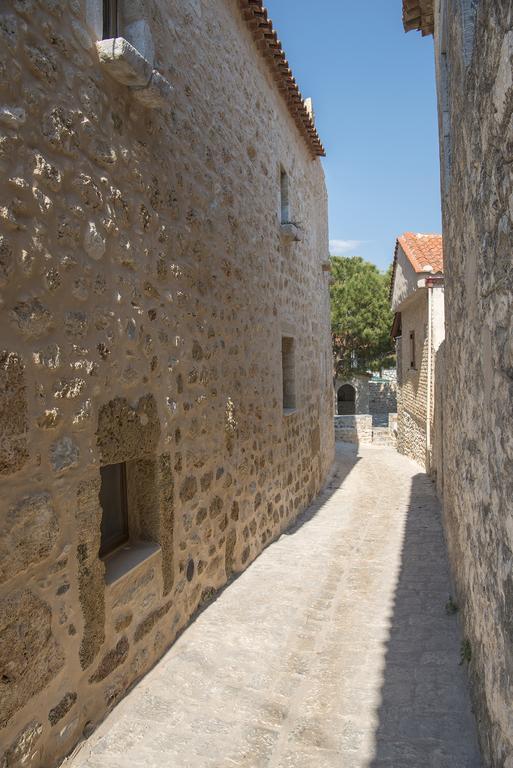 Vetilios Lithos Boutique Hotel Néon Oítilon Buitenkant foto