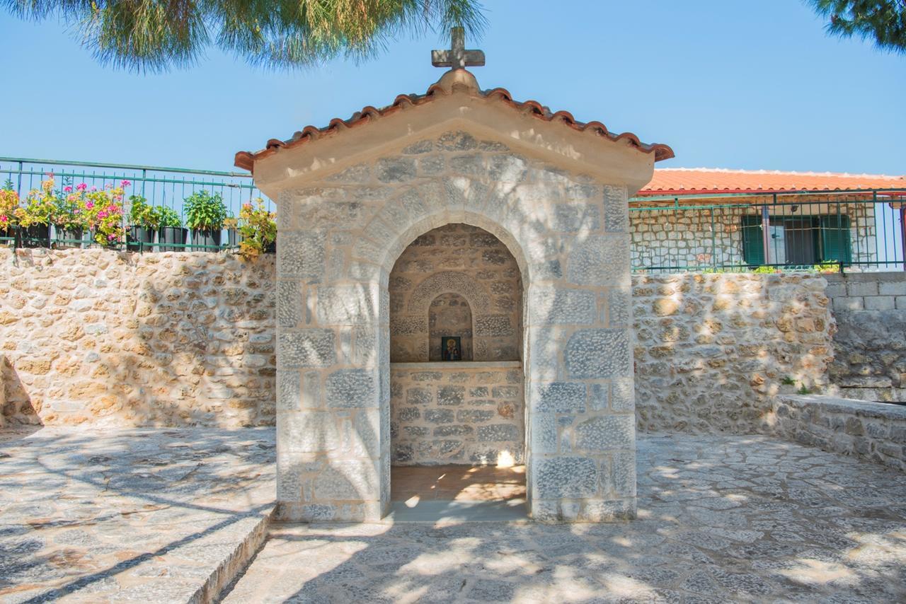 Vetilios Lithos Boutique Hotel Néon Oítilon Buitenkant foto